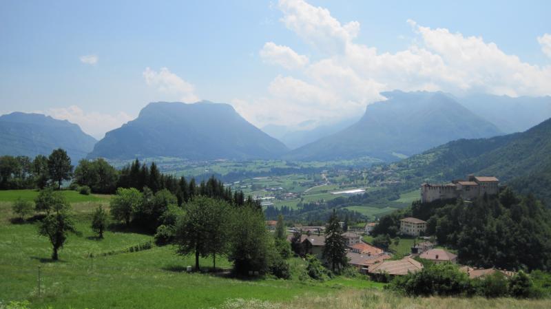 DALLE DOLOMITI AL GARDA TRA BORGHI E CASTELLI 