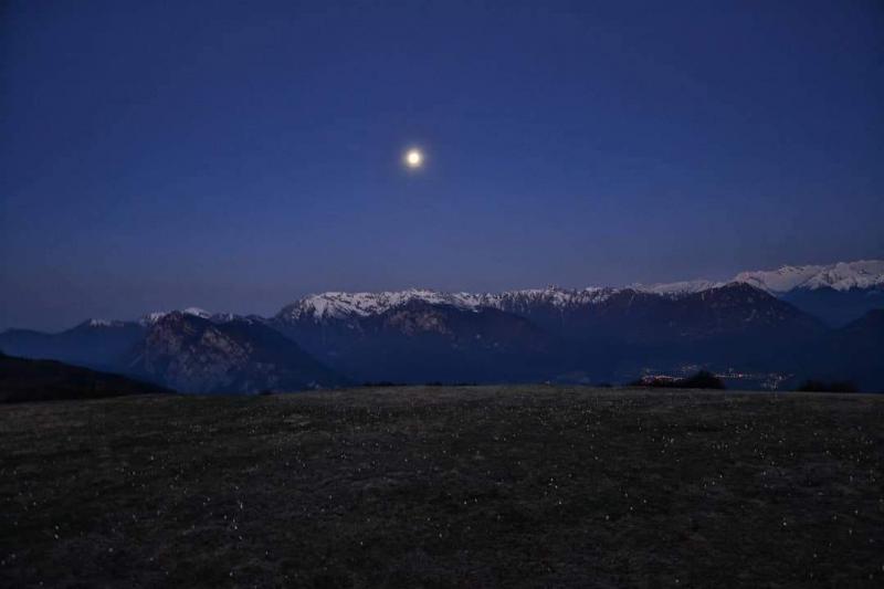 LUNA PIENA SUL CASALE 